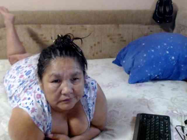 MilfZulfiya webcam