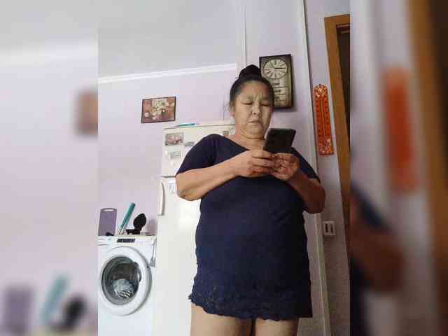 2Milf45 Live Webcam on BongaCams