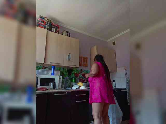 MilfZulfiya webcam
