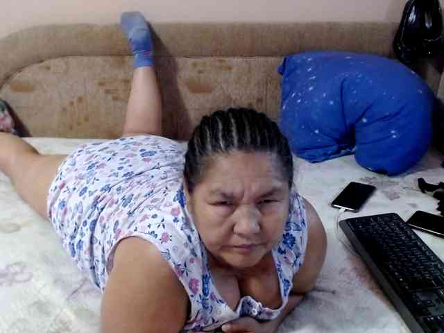 MilfZulfiya webcam