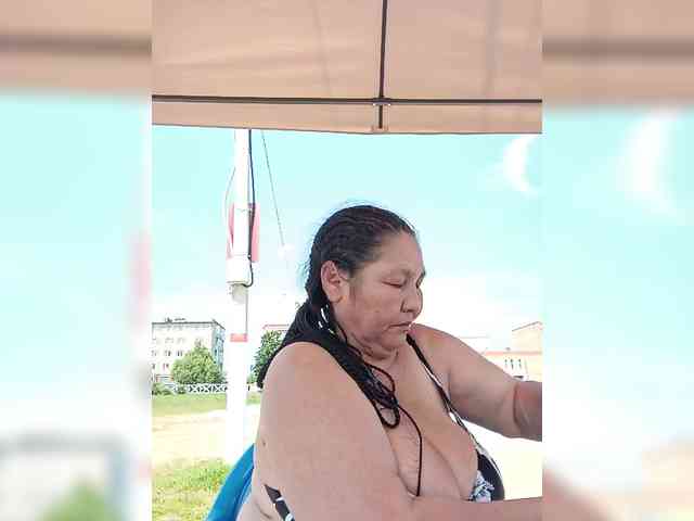 MilfZulfiya webcam