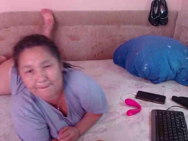 MilfZulfiya webcam
