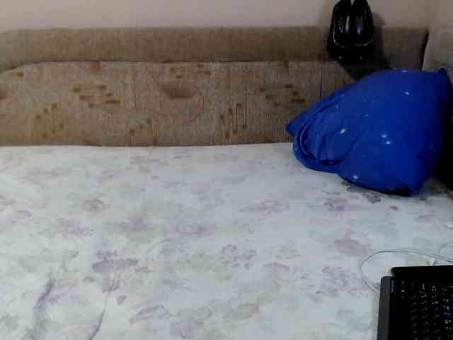 MilfZulfiya webcam