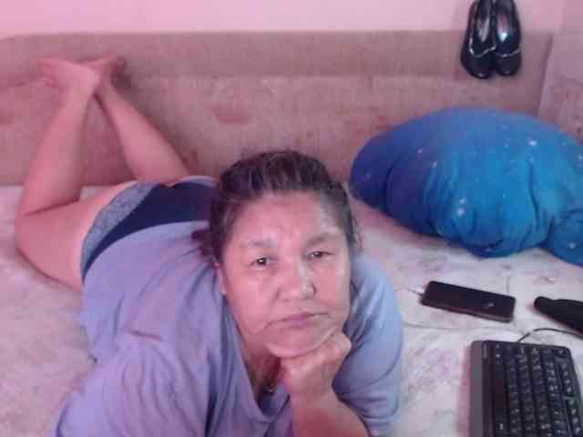 MilfZulfiya webcam