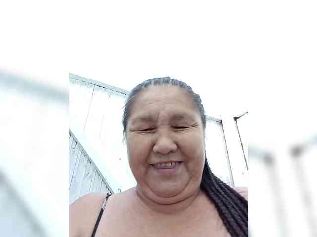 MilfZulfiya webcam