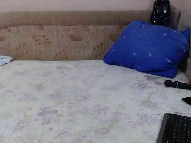 MilfZulfiya webcam