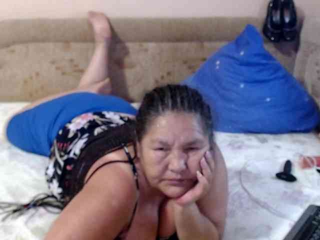 MilfZulfiya webcam