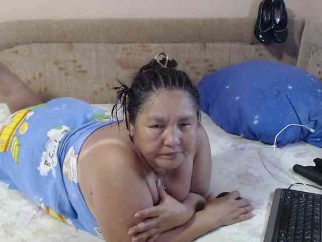 MilfZulfiya webcam