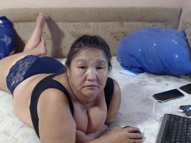 MilfZulfiya webcam