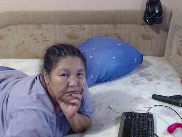 MilfZulfiya webcam
