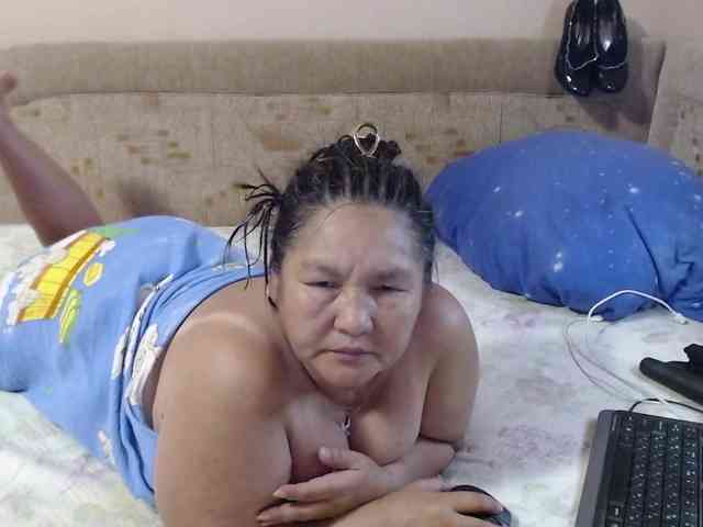 MilfZulfiya webcam