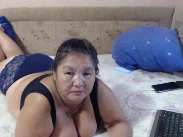 MilfZulfiya webcam