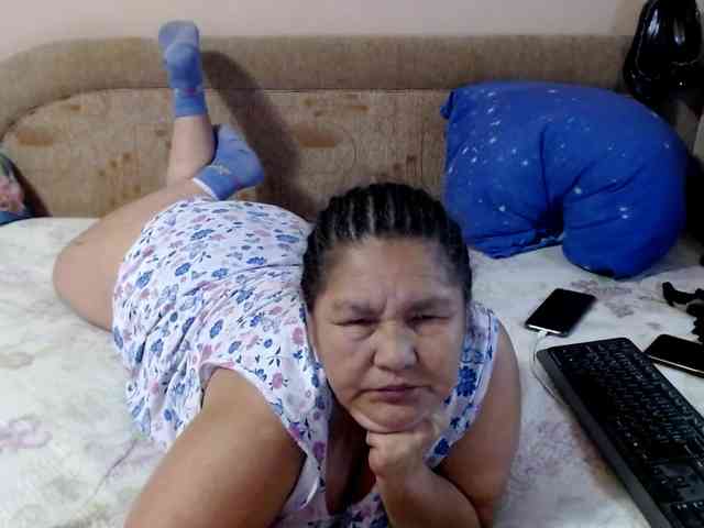 2Milf45 Live Webcam on BongaCams