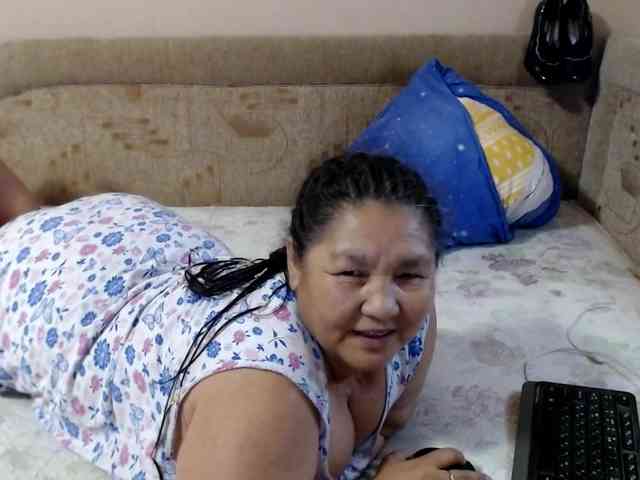 MilfZulfiya webcam