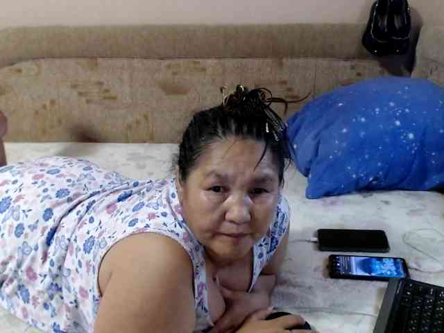 MilfZulfiya webcam