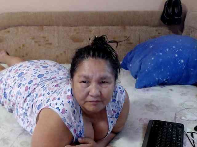 MilfZulfiya webcam