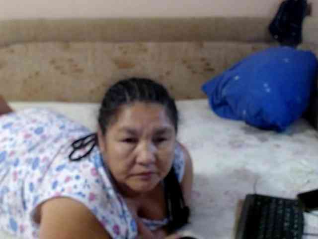 MilfZulfiya webcam