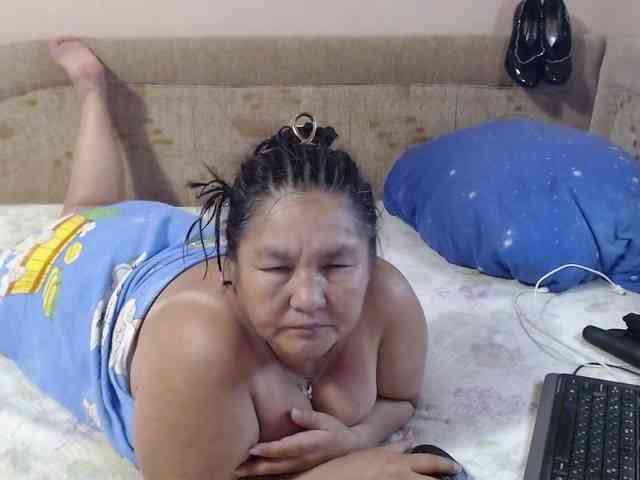 MilfZulfiya webcam