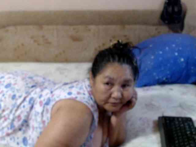 MilfZulfiya webcam