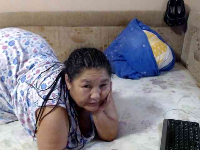 MilfZulfiya webcam