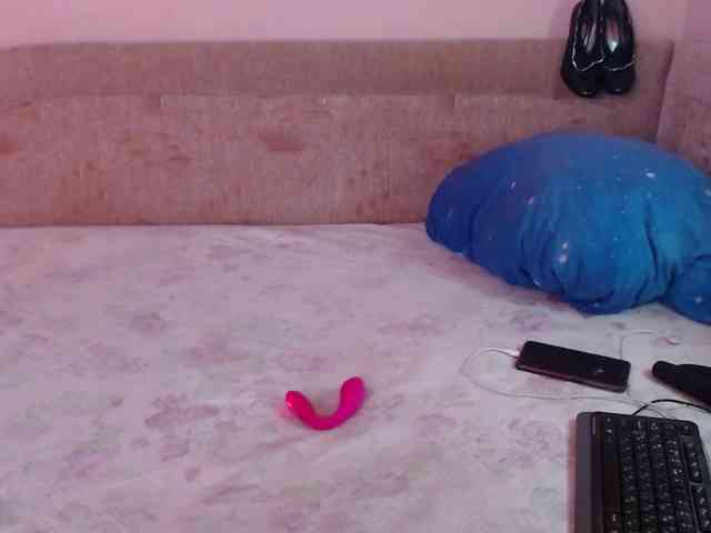 MilfZulfiya webcam