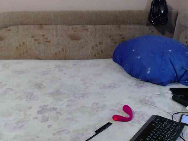 MilfZulfiya webcam