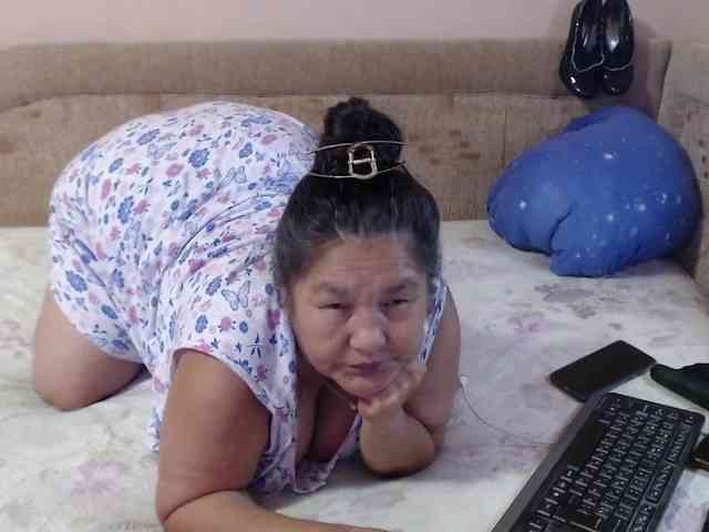 MilfZulfiya webcam