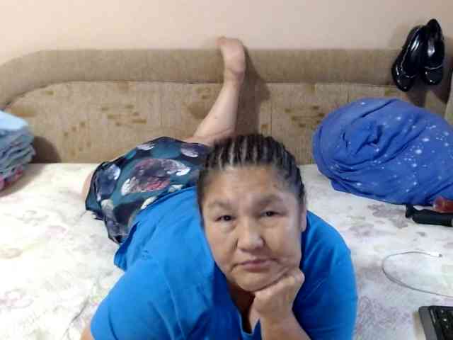 MilfZulfiya webcam