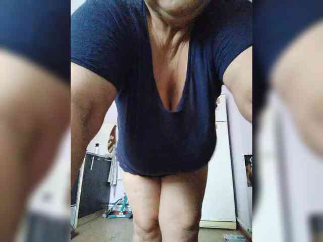 2Milf45 Live Webcam on BongaCams