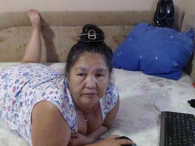 MilfZulfiya webcam