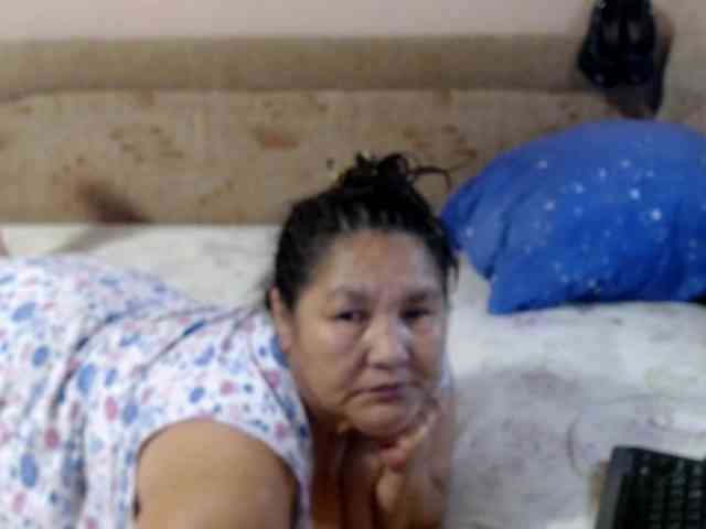 MilfZulfiya webcam