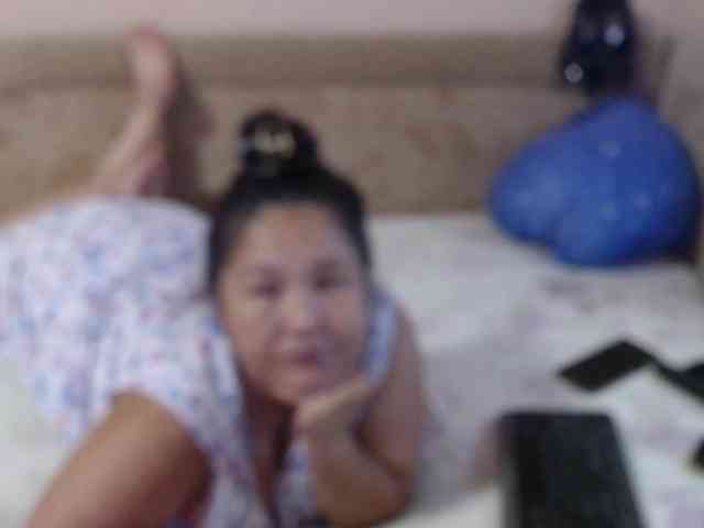 MilfZulfiya webcam