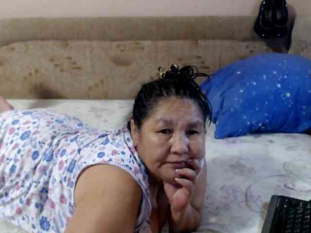 MilfZulfiya webcam