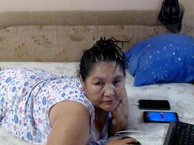 MilfZulfiya webcam