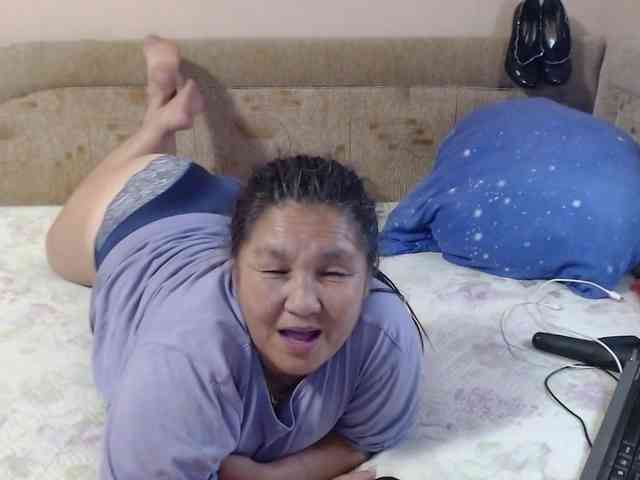 MilfZulfiya webcam