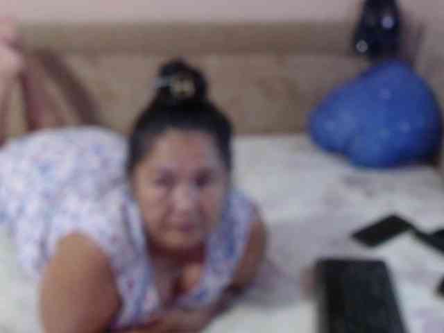 MilfZulfiya webcam