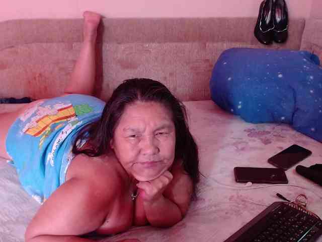MilfZulfiya webcam