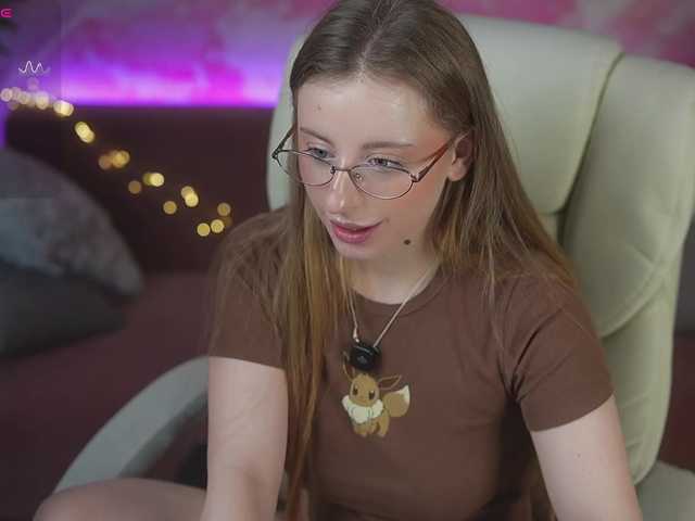 SilverrMoon's BongaCams show and profile