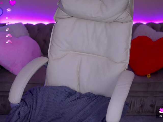 SilverrMoon's BongaCams show and profile