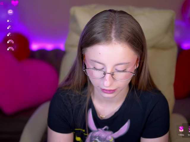 SilverrMoon's BongaCams show and profile