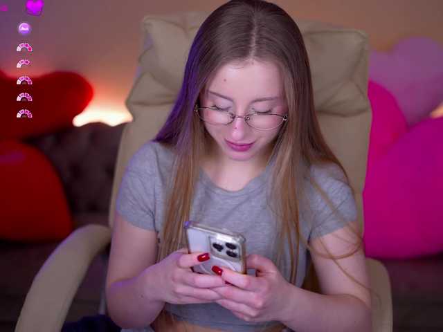 SilverrMoon's BongaCams show and profile