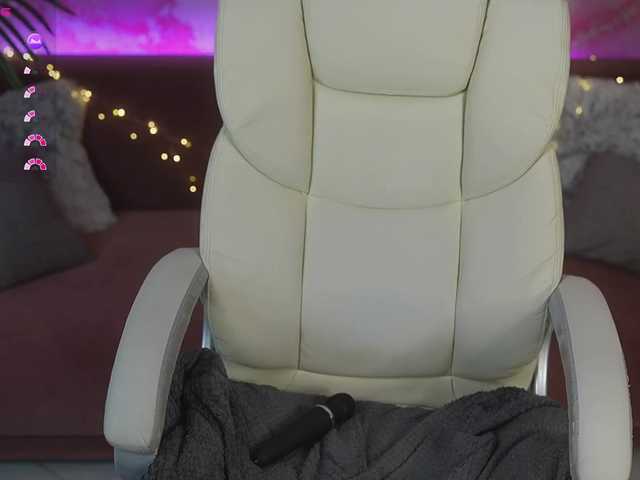 SilverrMoon's BongaCams show and profile