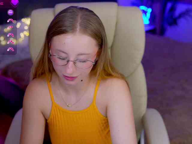SilverrMoon webcam