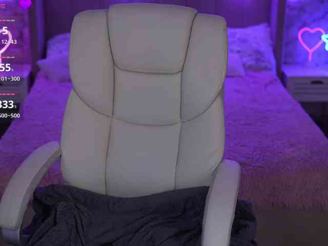 SilverrMoon webcam