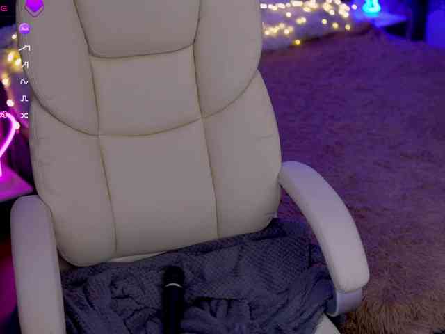 SilverrMoon webcam
