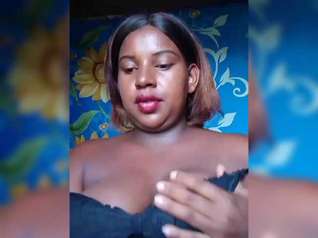 le modèle Maya21a est en webcam porno dans un show sur le site bongacams, il possède les tags suivants: Ebony,Redhead,Hairy