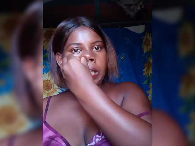 Maya21a Live Cam on BongaCams