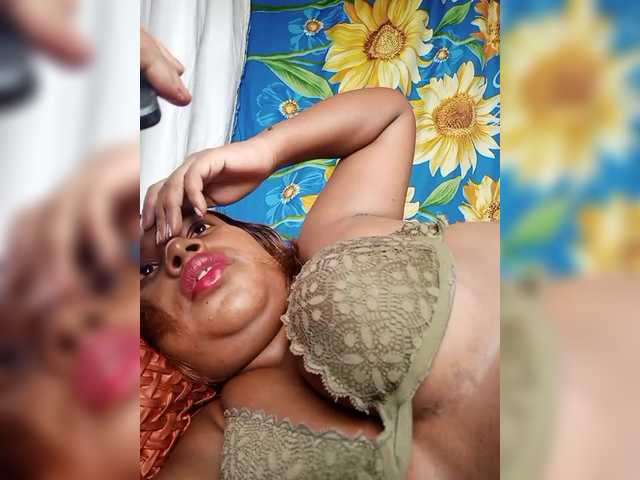 Maya21a's BongaCams show and profile