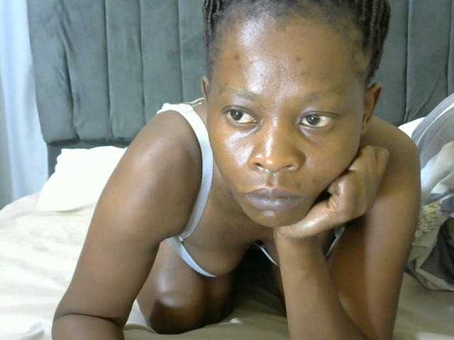 PrettyAlianah's BongaCams show and profile