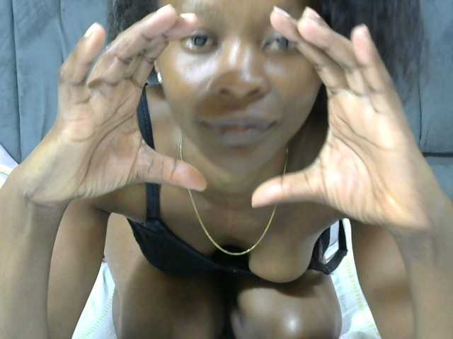 PrettyAlianah's BongaCams show and profile